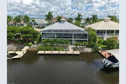 11620 Isle Of Palms Dr, Fort Myers Beach, FL 33931 - Photo 4