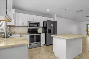 5172 Leeds Rd, Fort Myers, FL 33907 - Photo 6