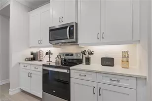 379 Grace Bay Ln, Naples, FL 34114 - Photo 8