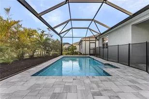 379 Grace Bay Ln, Naples, FL 34114 - Photo 2