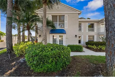 822 Gulf Pavilion Dr #201, Naples, FL 34108 - Photo 2