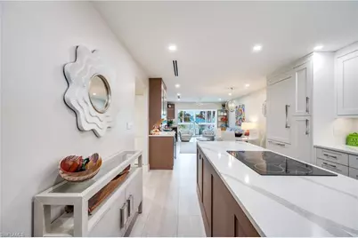 1021 3rd St S #310, Naples, FL 34102 - Photo 4