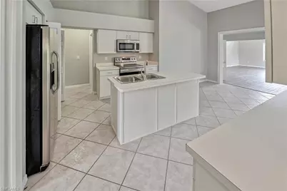 6721 Sloane Pl, Naples, FL 34104 - Photo 10