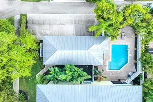 281 4th St S, Naples, FL 34102 - Photo 34