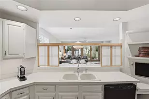 281 4th St S, Naples, FL 34102 - Photo 18