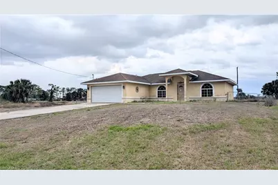 3017 S Balsam Cir, Labelle, FL 33935 - Photo 1