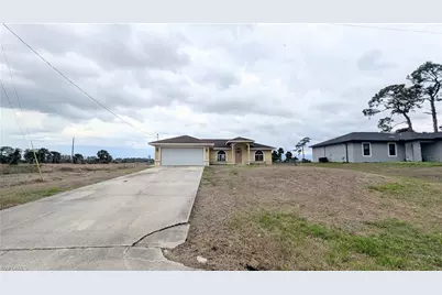 3017 S Balsam Cir, Labelle, FL 33935 - Photo 2