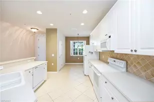 4884 Hampshire Ct, Naples, FL 34112 - Photo 12