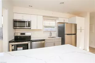 521 96th Ave N, Naples, FL 34108 - Photo 4