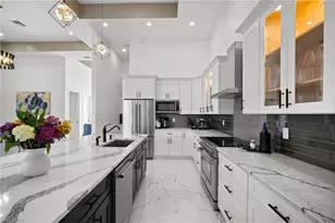 930 Sycamore Ct, Marco Island, FL 34145 - Photo 8