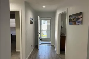 509 Roma Ct, Naples, FL 34110 - Photo 4