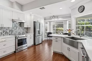 6642 Middlesex Pl, Naples, FL 34104 - Photo 14