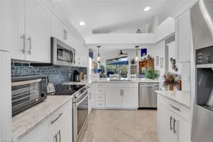1562 Weybridge Cir, Naples, FL 34110 - Photo 6