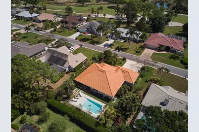 186 Muirfield Cir, Naples, FL 34113 - Photo 2