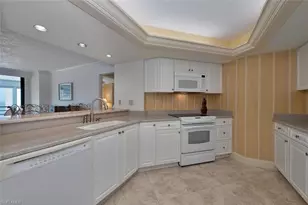 4751 Gulf Shore Blvd N, Naples, FL 34103 - Photo 10