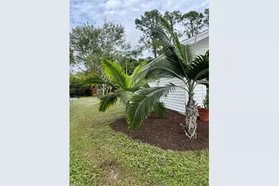 2251 Queens Way E, Naples, FL 34112 - Photo 2