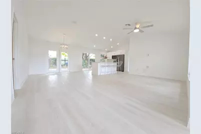 687 Grove Dr, Naples, FL 34120 - Photo 4