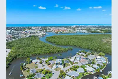 1836 Harbor Ln, Naples, FL 34104 - Photo 38