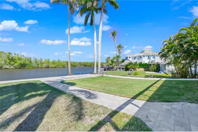 1836 Harbor Ln, Naples, FL 34104 - Photo 34
