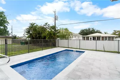 833 91st Ave N, Naples, FL 34108 - Photo 18