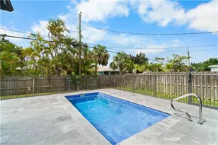 833 91st Ave N, Naples, FL 34108 - Photo 16