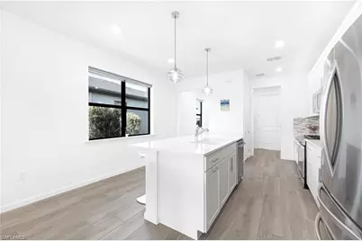 20039 Kingmont Dr, Estero, FL 33928 - Photo 10