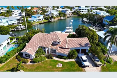 1748 Jewel Box Dr, Sanibel, FL 33957 - Photo 1