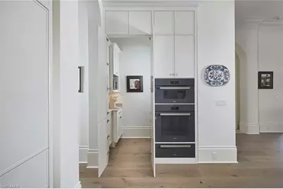 2220 Miramonte Ct, Naples, FL 34105 - Photo 10