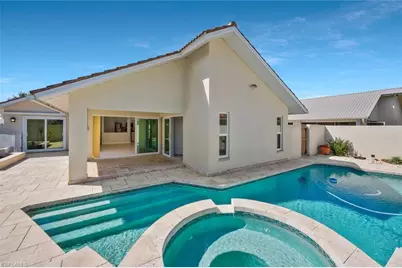 11054 Linnet Ln, Naples, FL 34119 - Photo 2