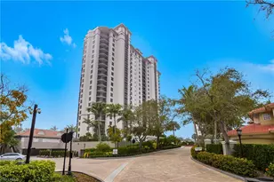 7225 Pelican Bay Blvd, Naples, FL 34108 - Photo 32