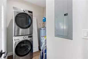 1324 E Giddens Ave, Tampa, FL 33603 - Photo 30