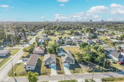 2120 French St, Fort Myers, FL 33916 - Photo 2