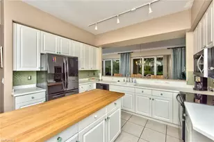 638 Vintage Reserve Cir, Naples, FL 34119 - Photo 10