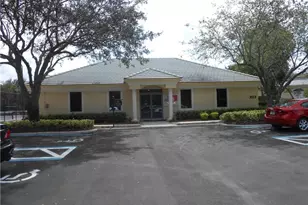 2855 Cypress Trace Circle Cir NW, Naples, FL 34119 - Photo 16