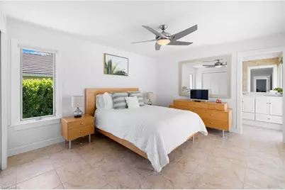 319 Pirates Bight, Naples, FL 34103 - Photo 24