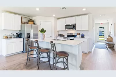 2019 NE 8th Pl, Cape Coral, FL 33909 - Photo 8