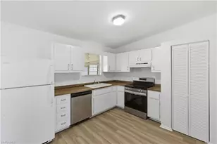 221 SW 22nd St, Cape Coral, FL 33991 - Photo 6