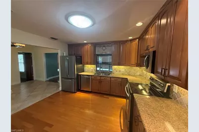 5361 Hickory Wood Dr, Naples, FL 34119 - Photo 4