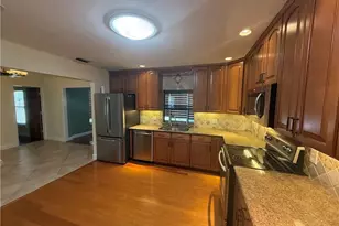 5361 Hickory Wood Dr, Naples, FL 34119 - Photo 4