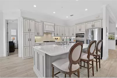 8062 Signature Club Cir #202, Naples, FL 34113 - Photo 12