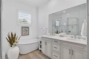 8062 Signature Club Cir, Naples, FL 34113 - Photo 20