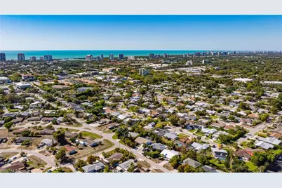 1337 N Alhambra Cir, Naples, FL 34103 - Photo 42