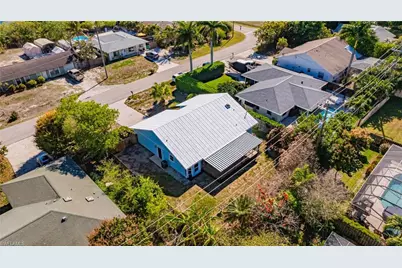 1337 N Alhambra Cir, Naples, FL 34103 - Photo 40