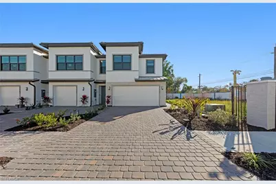 27907 Radiant Ct, Bonita Springs, FL 34135 - Photo 6