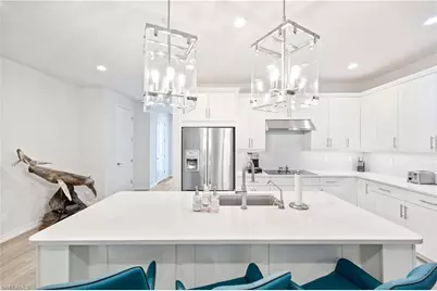 13058 Pembroke Dr, Naples, FL 34105 - Photo 16