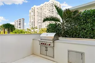 6897 Grenadier Blvd, Naples, FL 34108 - Photo 24