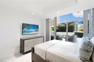 6897 Grenadier Blvd, Naples, FL 34108 - Photo 18