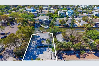 2836 Bayview Dr, Naples, FL 34112 - Photo 10