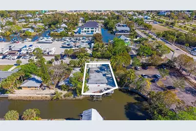 2836 Bayview Dr, Naples, FL 34112 - Photo 12