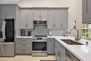 3515 Avion Woods Ct, Naples, FL 34104 - Photo 4